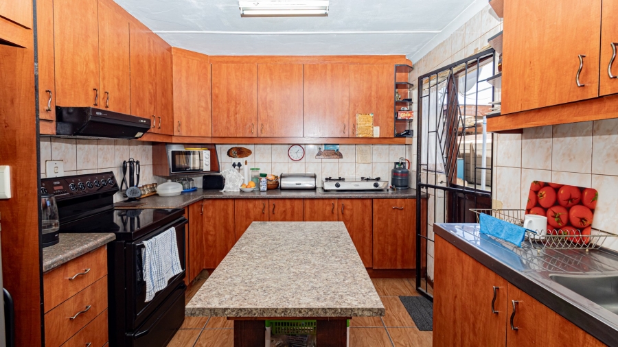 3 Bedroom Property for Sale in Westridge Western Cape